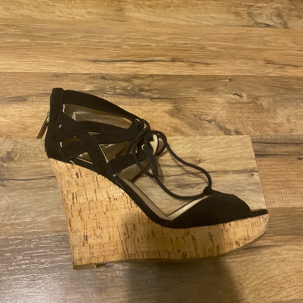 Women’s guess wedges